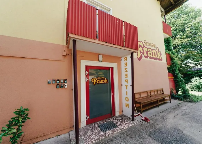 Affittacamere Gaestehaus Frank 3*